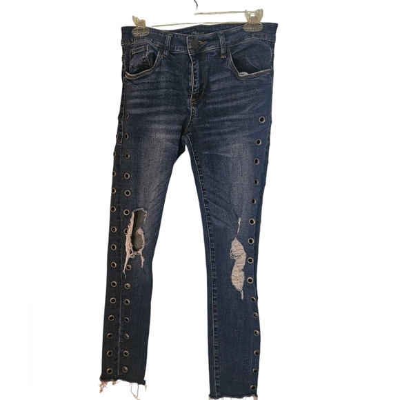 STS Blue Denim - EUC | STS BLUE Piper Ankle Skinny Stylish Distressed Blue Jeans | Size: 27